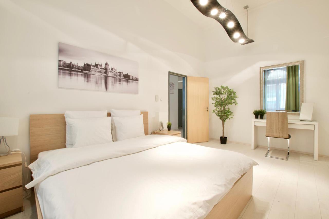 St. King 1 By Hi5 Apartments บูดาเปสต์ ภายนอก รูปภาพ