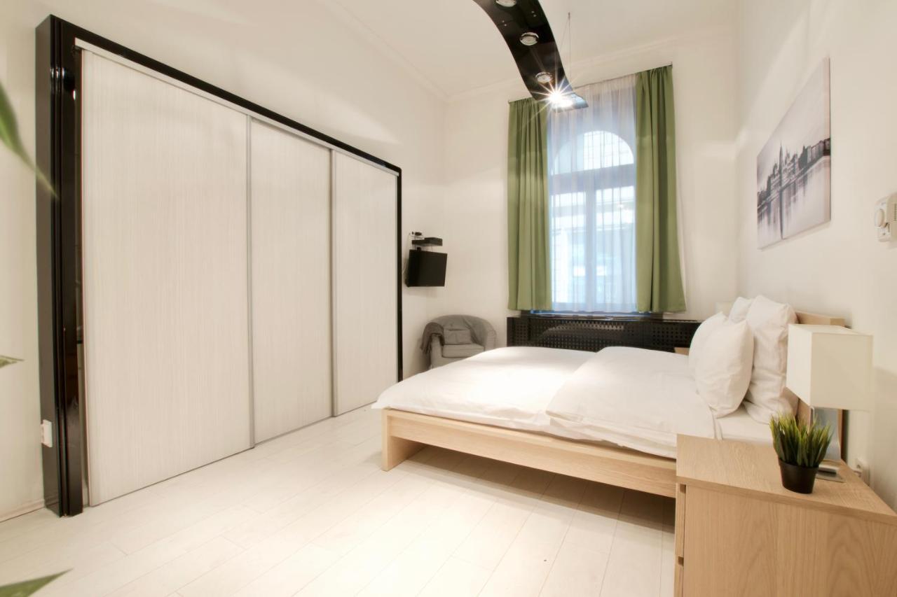 St. King 1 By Hi5 Apartments บูดาเปสต์ ภายนอก รูปภาพ