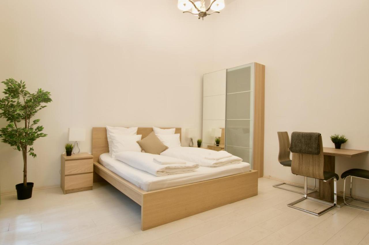 St. King 1 By Hi5 Apartments บูดาเปสต์ ภายนอก รูปภาพ